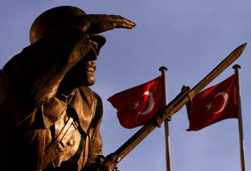 Για καλλιέργεια μίσους εγκαλείται ο αρχηγός των Ένοπλων Δυνάμεων της Τουρκίας