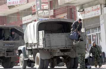 Αλλοι 2.000 Σύροι στρατιώτες εγκατέλειψαν τον Λίβανο