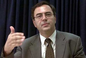 Κόντρα για τα ελλείμματα στη συζήτηση του νομοσχεδίου για την εισοδηματική πολιτική