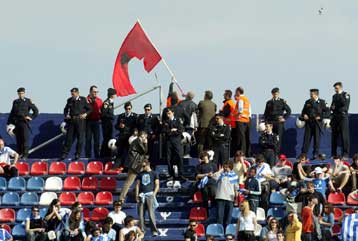 Πώς μια χώρα σαν την Ελλάδα θέλει να κάνει πολιτική μέσα στο ποδόσφαιρο, ρωτά ο Λίκα