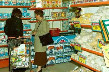 Ντόμινο ανατιμήσεων στην αγορά φέρνει η αύξηση του ΦΠΑ