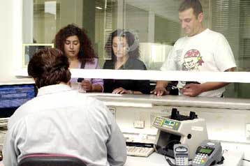 Επιβάρυνση 1,2 δισ. ευρώ από τα νέα φορολογικά μέτρα