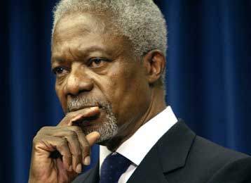 Δεν παραιτούμαι, ξεκαθαρίζει ο Κόφι Ανάν με την (προσεκτική) στήριξη των ΗΠΑ