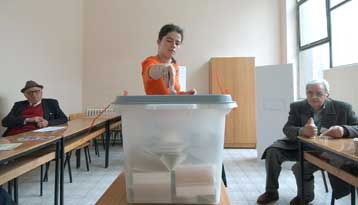 Αποσύρθηκε από το β γύρο των δημοτικών εκλογών στα Σκόπια ο κυβερνητικός υποψήφιος