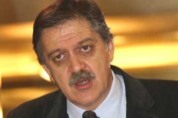 Σε οικονομικό αδιέξοδο οι δήμοι για το 2005