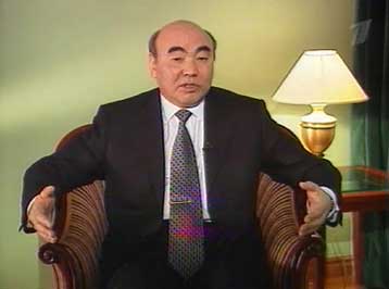 Παραίτηση Ακάγεφ από την προεδρία του Κιργιστάν ζητά τώρα και ο ΟΑΣΕ