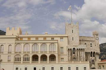 Ο πρίγκιπας Αλβέρτος αναλαμβάνει επισήμως την ηγεσία του πριγκιπάτου του Μονακό