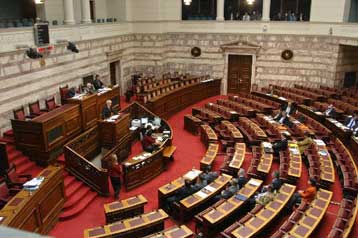 Αντεγκλήσεις στη Βουλή για τους συμβασιούχους χωρίς ουσιαστικό αποτέλεσμα