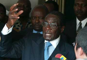 Βέβαιος για τη νίκη του δηλώνει ο Μουγκάμπε μετά τις εκλογές στη Ζιμπάμπουε