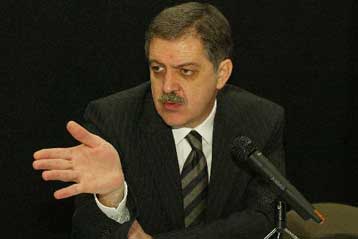 «Φρένο» της ΚΕΔΚΕ στη μονιμοποίηση 25.000 συμβασιούχων λόγω έλλειψης πόρων