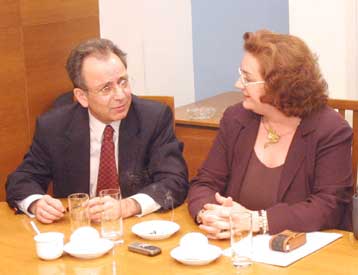 «Πράσινο φως» για 44 διακρατικά έργα διάδοσης τεχνολογίας στις επιχειρήσεις