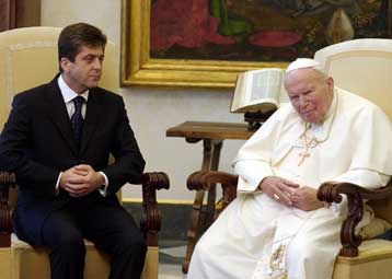 Η Σόφια απορρίπτει τις αιτιάσεις περί βουλγαρικής εμπλοκής στην απόπειρα κατά του Πάπα