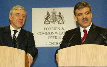 Αδεια για Ιντζιρλίκ δίνει η Τουρκία στη Βρετανία ελπίζοντας σε ανταλλάγματα για την ΕΕ