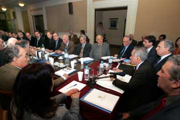 Συνεργασία κατά της διαφθοράς ζήτησε ο Αν.Παπαληγούρας από τους δικηγόρους