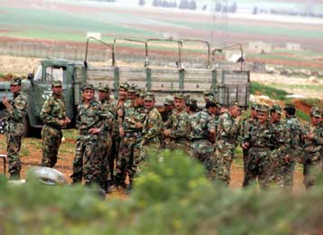 Μέχρι τις 30 Απριλίου η οριστική αποχώρηση των συριακών στρατευμάτων από το Λίβανο