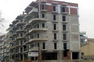 Εφάπαξ η αύξηση των αντικειμενικών αξιών στα ακίνητα – Σε δόσεις οι φοροαπαλλαγές