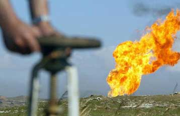 Στο 1,6% αναθεωρεί η Κομισιόν τις προβλέψεις για την ανάπτυξη στην ευρωζώνη το 2005