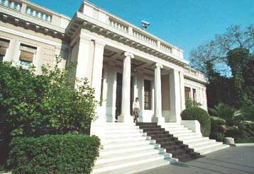 Διαδοχικές συναντήσεις Καραμανλή με επιχειρηματίες στο Μέγαρο Μαξίμου