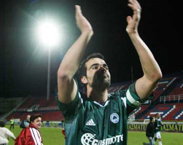 Ετοιμάζεται για την μετακίνησή του στην ΑΕΚ ο Σαπάνης, που τα βρήκε με Ντέμη