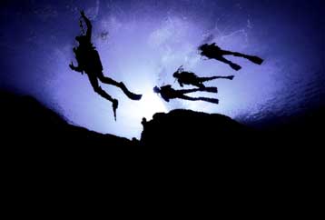 Σχέδιο νόμου για τον καταδυτικό τουρισμό προωθεί το υπουργείο Εμπορικής Ναυτιλίας