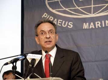 Πρόσκληση Σιούφα σε εφοπλιστές για ανάληψη επιχειρηματικών πρωτοβουλιών