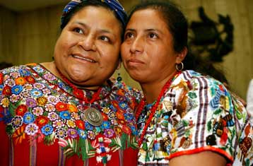 Βραβευμένη με Νόμπελ Ειρήνης δικαιώνεται στην πρώτη δίκη για ρατσισμό στη Γουατεμάλα