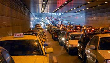 Κύκλωμα λαθρεμπορίας αυτοκινήτων αποκάλυψε το ΣΔΟΕ