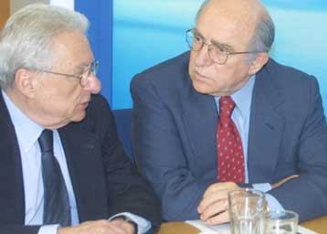 Ανοιχτή σε αλλαγές επί του «βασικού μετόχου» δηλώνει στην Κομισιόν η κυβέρνηση