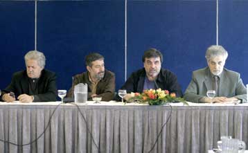 Στάσεις εργασίας και 24ωρες απεργίες από την ΑΔΕΔΥ για την «αδιαπραγμάτευτη 35ετία»