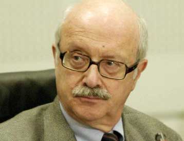 Αναθεώρηση του νόμου που διέπει τα ΑΕΙ ζητούν 37 πανεπιστημιακοί