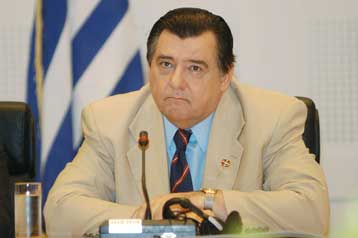 Συνταγματική εκτροπή βλέπει στην υπερψήφιση του Ευρωσυντάγματος ο Γ.Καρατζαφέρης