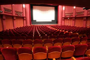 Ανω του 1 δισ. ευρώ τα κέρδη της κινηματογραφικής διαφημιστικής βιομηχανίας το 2003