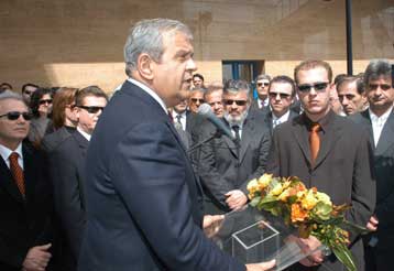 Σάλος από τις δηλώσεις του υφυπουργού Εσωτερικών Θ.Νάκου υπέρ των «γαλάζιων παιδιών»