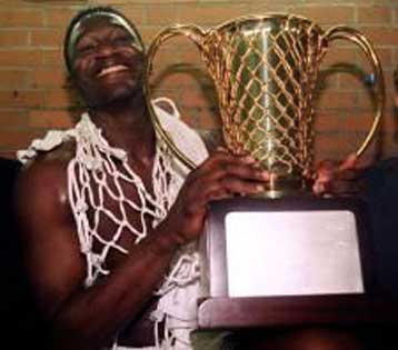 Μετατρέψτε το πάθος για την ομάδα σας, σε αγάπη για το μπάσκετ, το μήνυμα του Ντομινίκ