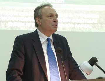 Επίθεση Μπασιάκου κατά Γ.Παπανδρέου με αιχμές για τους κοινοτικούς κανονισμούς