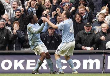 Ήττες σοκ για Μάντσεστερ, Λίβερπουλ-Έχασε βαθμούς η Τσέλσι-Βρήκε δίχτυα ο Stelios