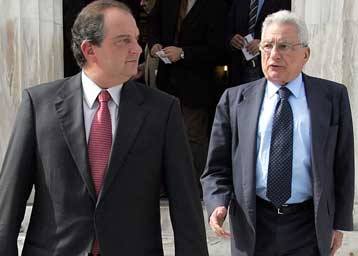 Σε παράλληλες διαβουλεύσεις για Σκόπια, Κυπριακό και ελληνοτουρκικά η κυβέρνηση