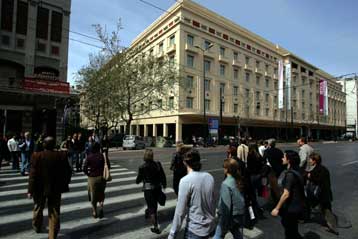 Aνοιξε τις πόρτες του στο κοινό το πολυκατάστημα Attica