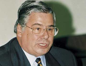 Τα μέτρα για την οικονομία έπρεπε να είχαν ληφθεί νωρίτερα, εκτιμά ο Μ.Έβερτ