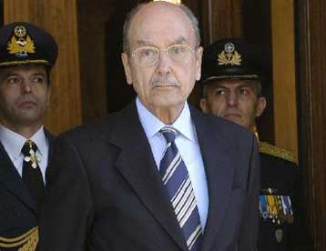 Δύο λάθη στην αναθεώρηση του Συντάγματος διαπιστώνει ο Κ.Στεφανόπουλος