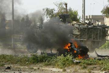 Συντονισμένη επίθεση αντιστασιακών σε αμερικανικό στρατόπεδο στο δυτικό Ιράκ