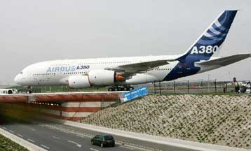 Προσωρινή εκεχειρία ΕΕ – ΗΠΑ για τις επιδοτήσεις των Airbus και Boeing