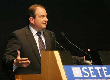 Ειδικό χωροταξικό σχέδιο για τον τουρισμό εξήγγειλε ο Κ.Καραμανλής