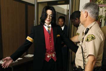 Μητέρα αγοριού «καίει» τον Μάικλ Τζάκσον με την κατάθεσή της