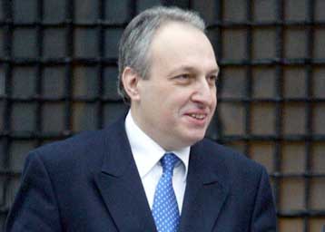 Συνάντηση Μπασιάκου με τον πρωθυπουργό στον απόηχο των αιχμών Κοκκινούλη