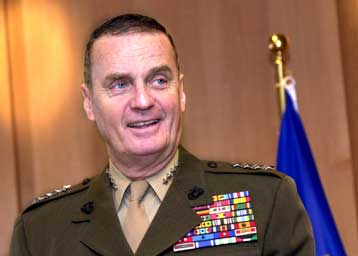 Υπό εξέταση δραστική μείωση της ειρηνευτικής δύναμης του ΝΑΤΟ στο Κοσσυφοπέδιο