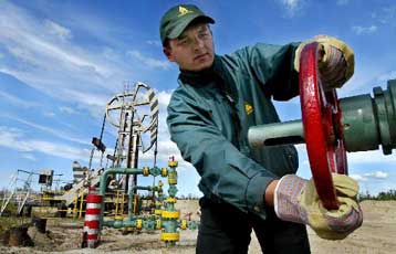 Μικρή επιβράδυνση της παγκόσμιας ζήτησης πετρελαίου προβλέπεται για το 2005