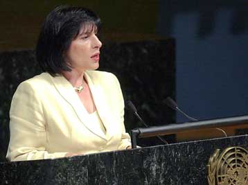 Καμία επίσημη πρόταση δεν κατατέθηκε από τον Νίμιτς λέει η ΥΠΕΞ της ΠΓΔΜ