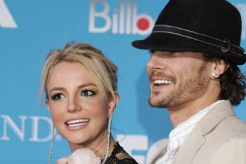 Η Μπρίτνεϊ Σπίαρς ανακοίνωσε στους θαυμαστές της ότι θα γίνει μητέρα