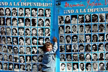 Δικαστήριο της Χιλής δίνει αποζημίωση σε συγγενείς θύματος της χούντας του Πινοτσέτ